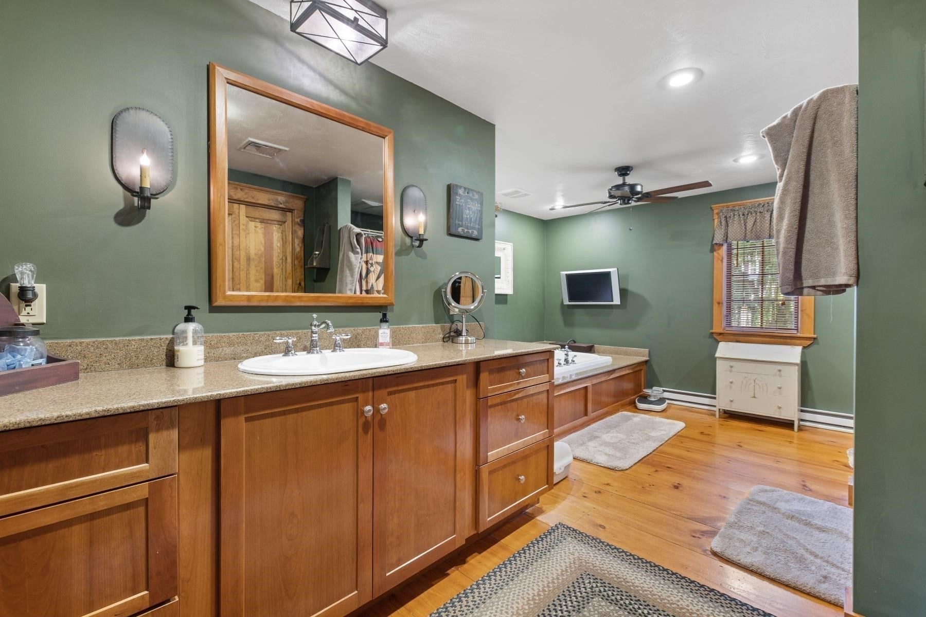 22 John F Kennedy Dr, Millbury, MA, 22 John F Kennedy Dr, Millbury, MA Photo #15