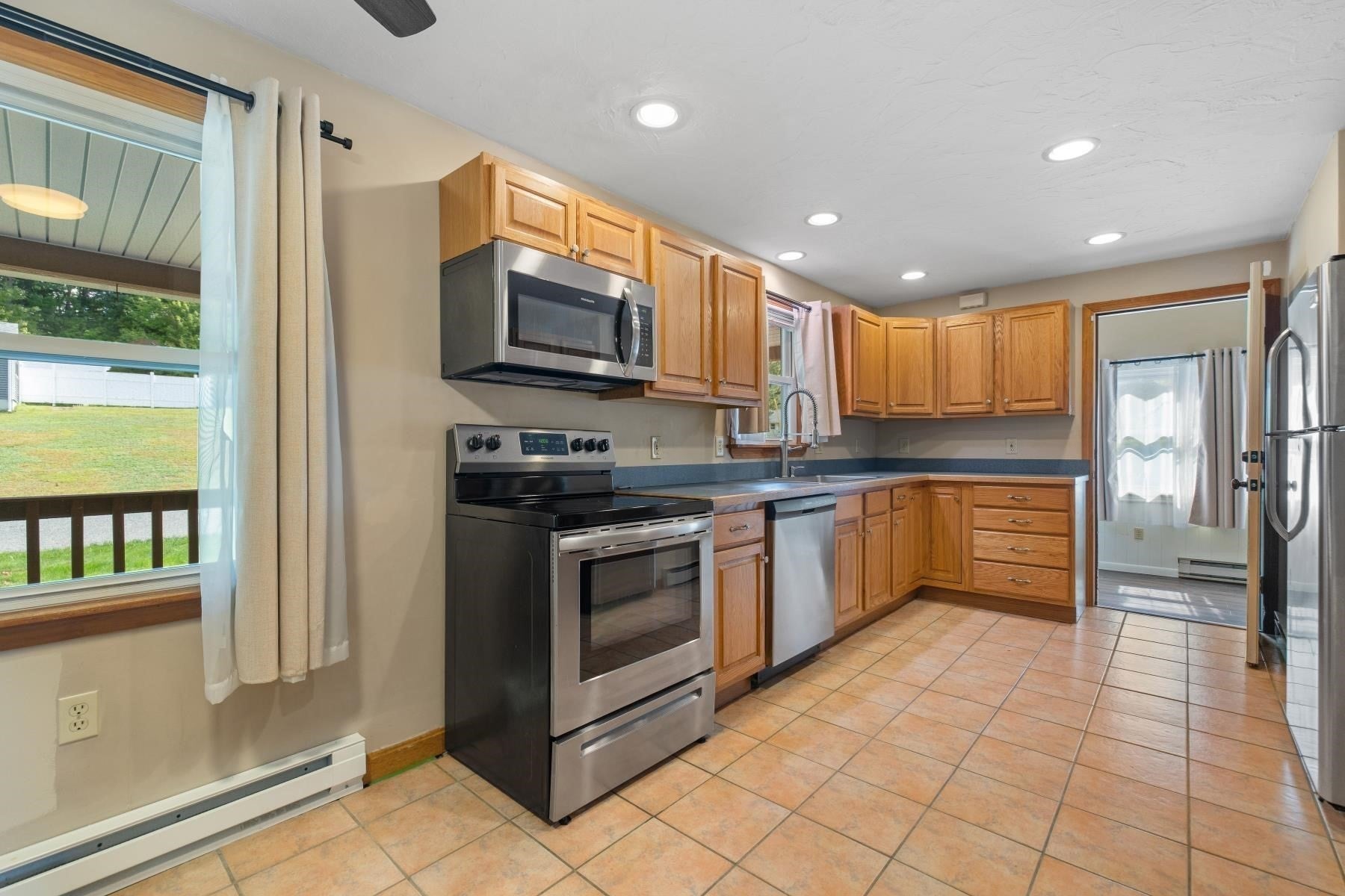 22 John F Kennedy Dr, Millbury, MA, 22 John F Kennedy Dr, Millbury, MA Photo #28
