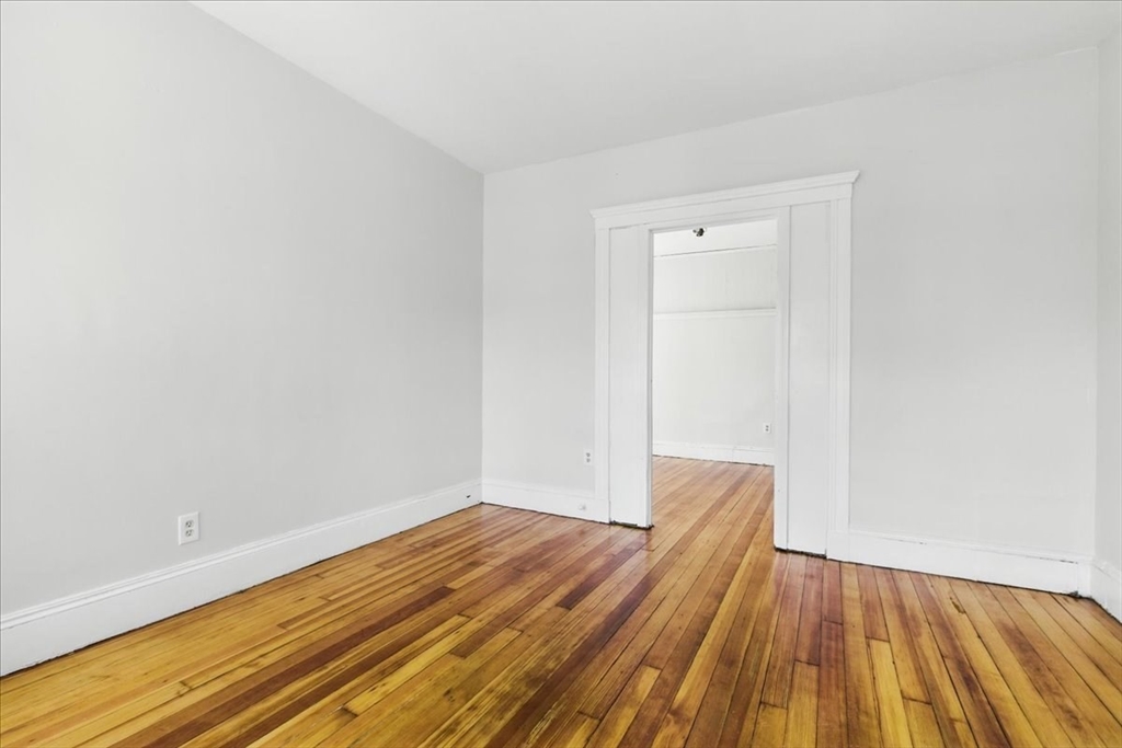 3943 Washington