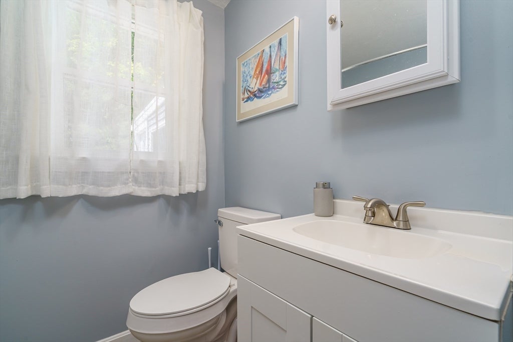 18 Ruthellen Road, Hudson, MA Photo #15