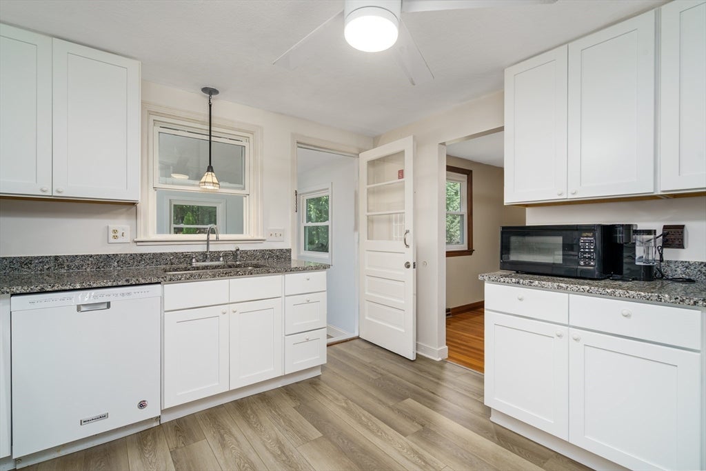 18 Ruthellen Road, Hudson, MA Photo #10