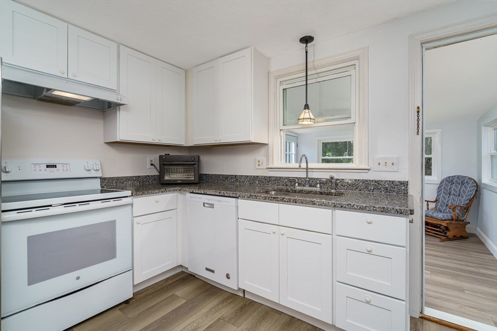 18 Ruthellen Road, Hudson, MA Photo #12