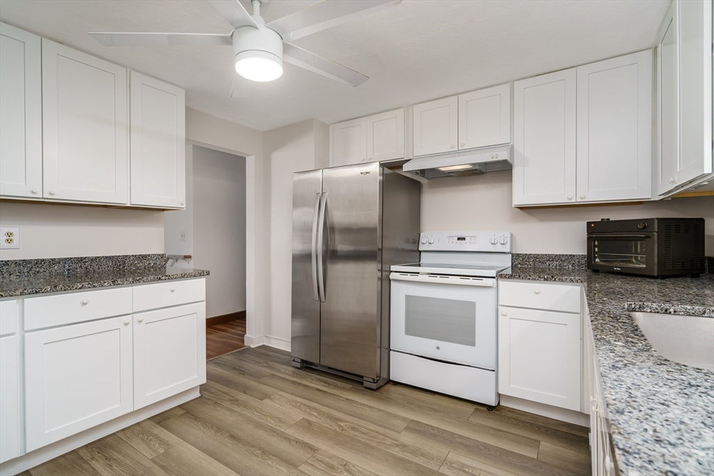 18 Ruthellen Road, Hudson, MA Photo #11