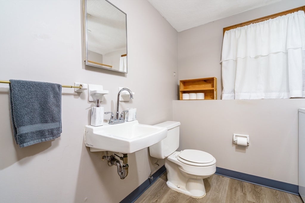 18 Ruthellen Road, Hudson, MA Photo #22