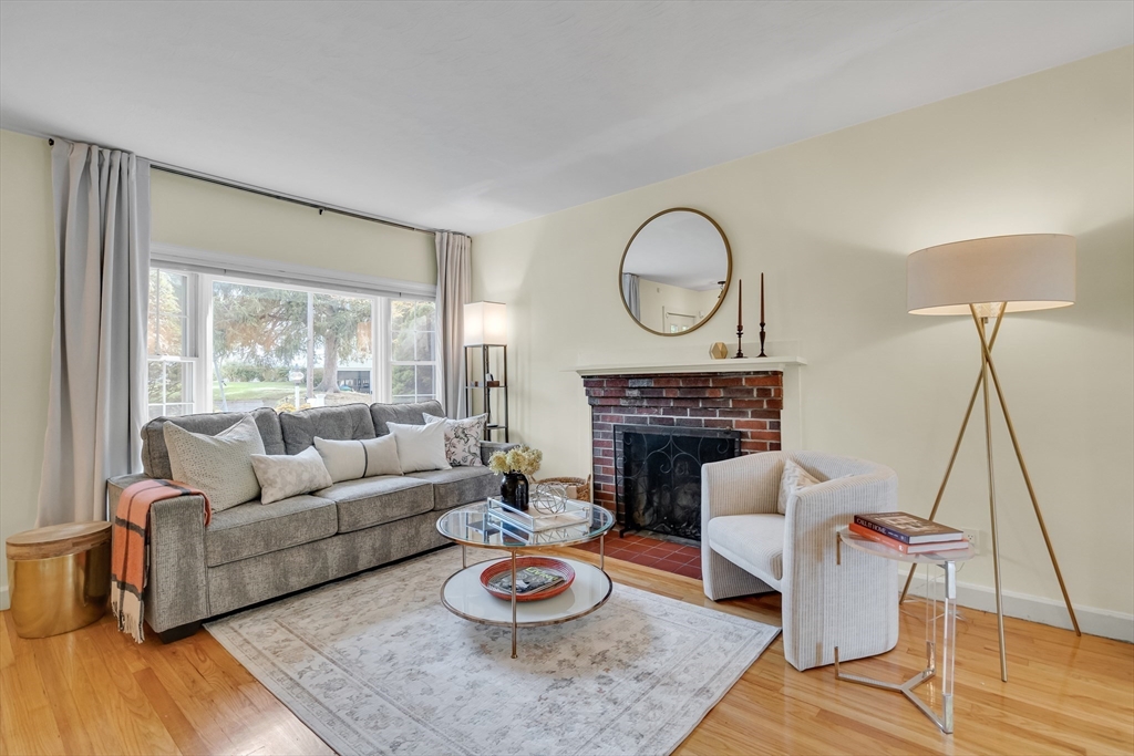 51 Hawthorn St