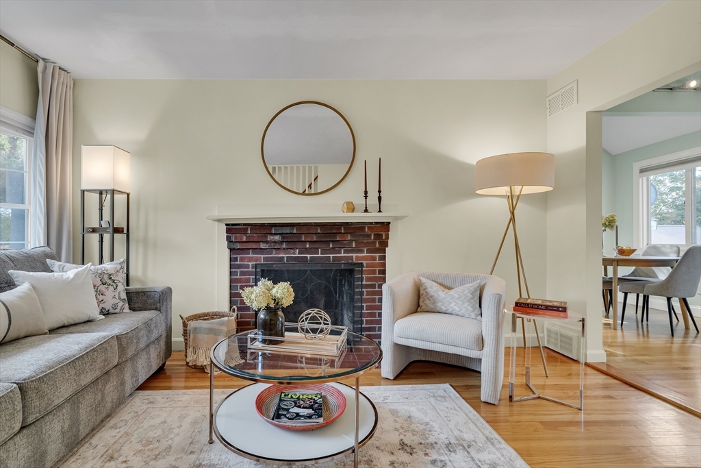 51 Hawthorn St