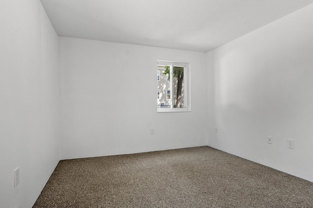 56 Edgeworth ST #16, Worcester, MA Photo #17