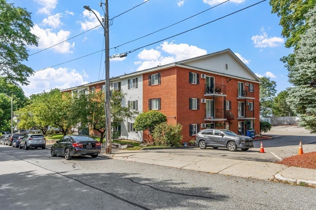 56 Edgeworth ST #16, Worcester, MA Photo #24