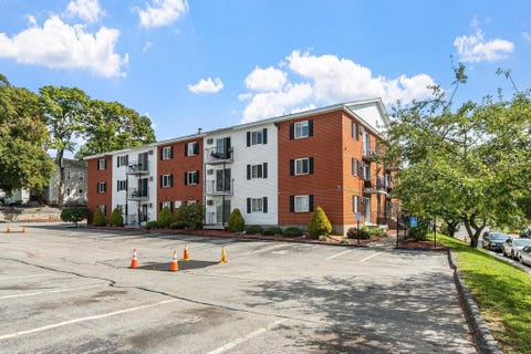 Photo of 16 Edgeworth ST #16, Worcester, MA 01605 (MLS # 73566868)