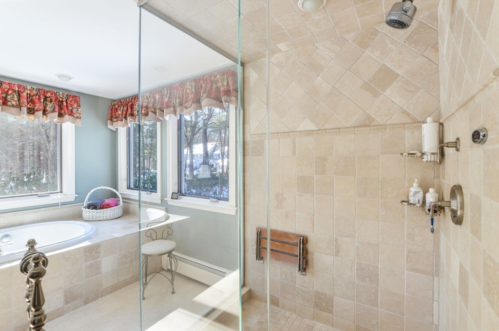 Weston, Massachusetts 02493, United States, 5 Bedrooms Bedrooms, ,3 BathroomsBathrooms,Residential,Pending,78099