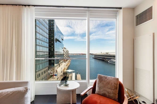 150 Seaport Blvd 6D