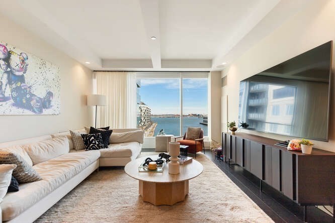 150 Seaport Blvd 6D