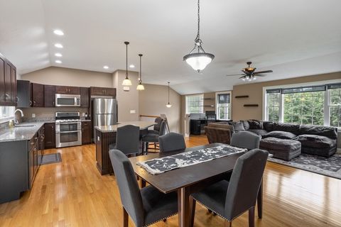 23 Hemlock Dr Ayer MA 01432