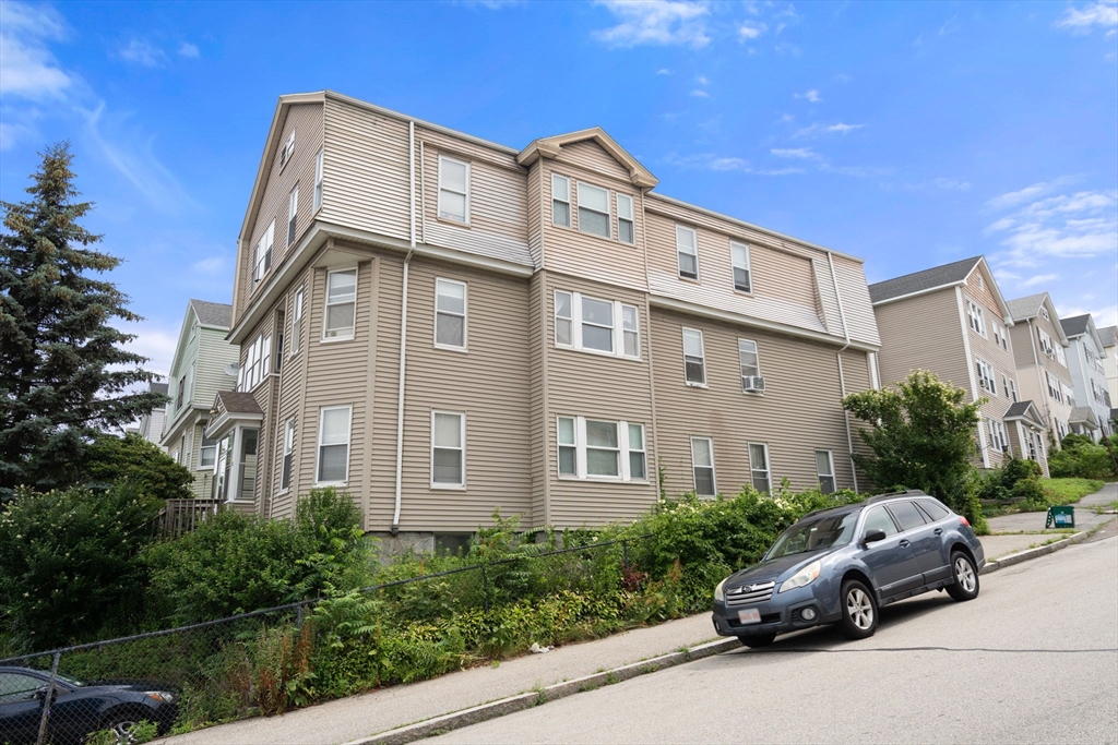 51 Sterling St U: 2