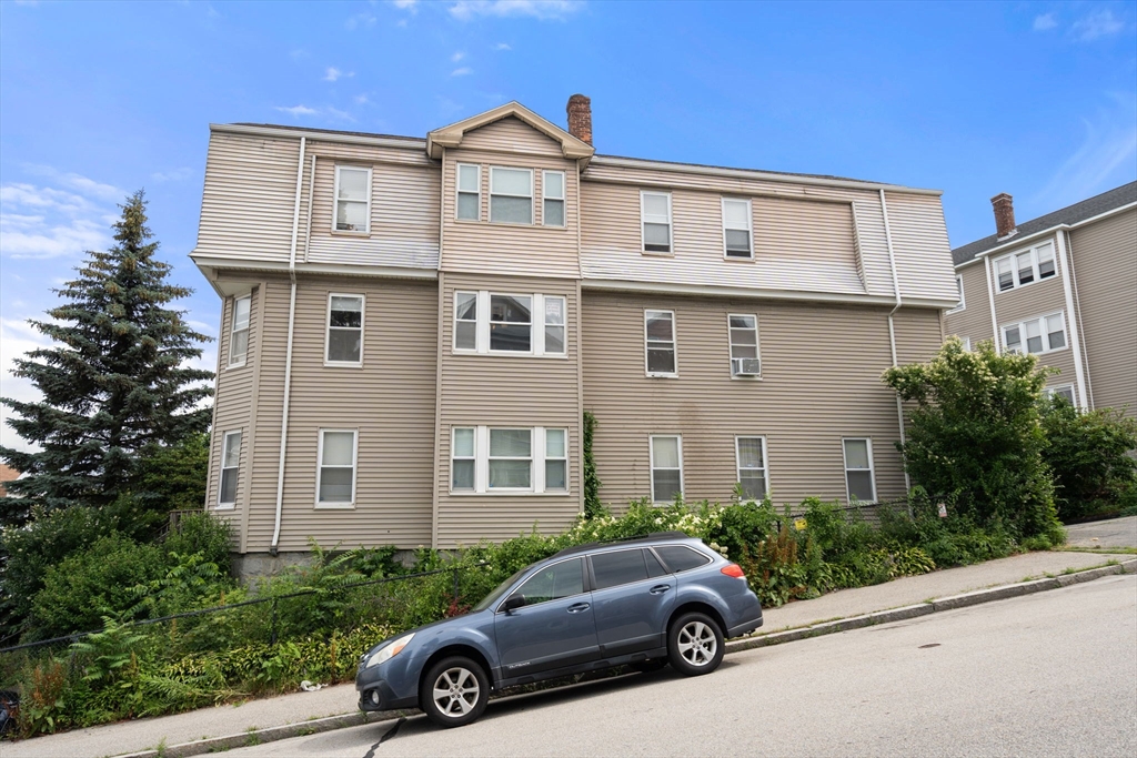 51 Sterling St U: 2