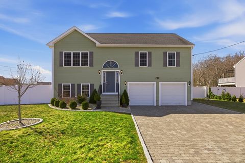 341 Courtney St Fall River MA 02720