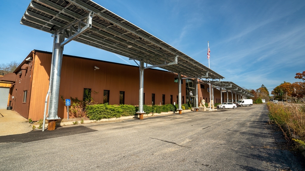 1375 Main Street