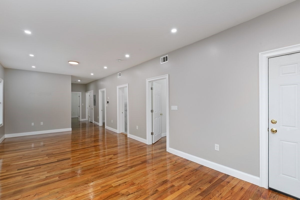 18 Baird St #2, Boston, MA Photo #6