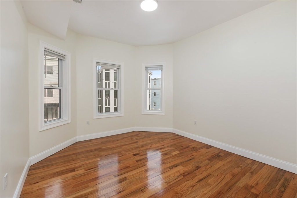 18 Baird St #2, Boston, MA Photo #9