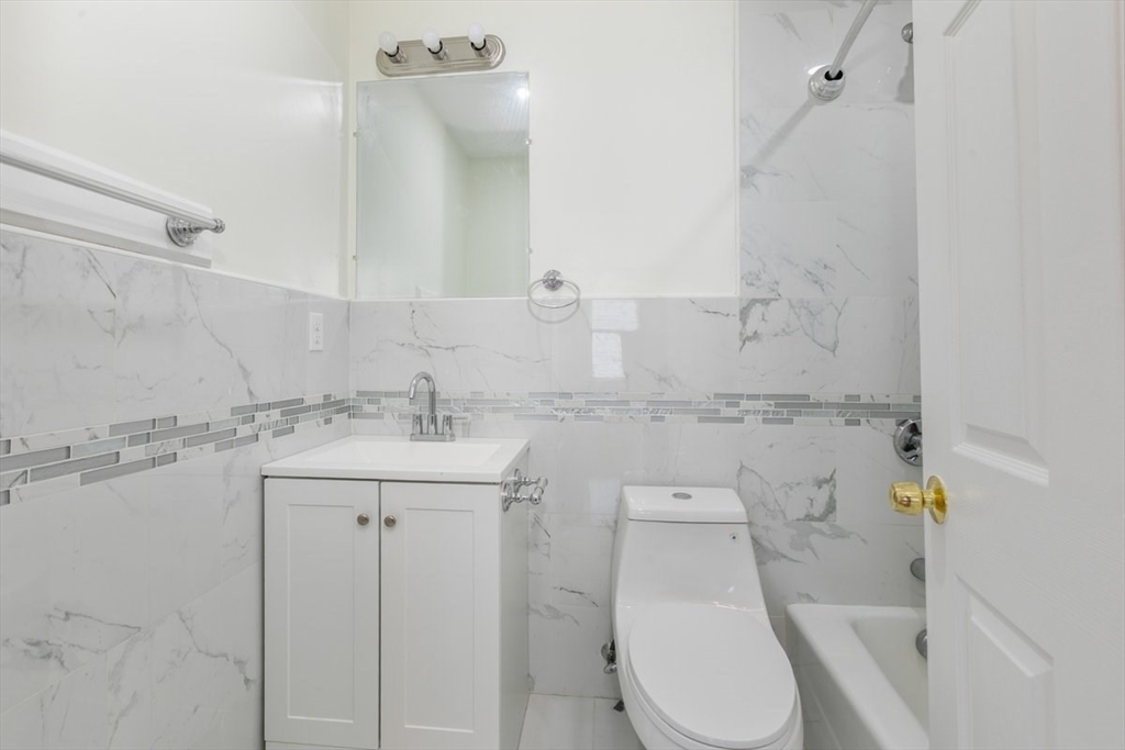 18 Baird St #2, Boston, MA Photo #17