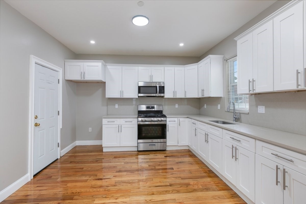 18 Baird St #2, Boston, MA Photo #2