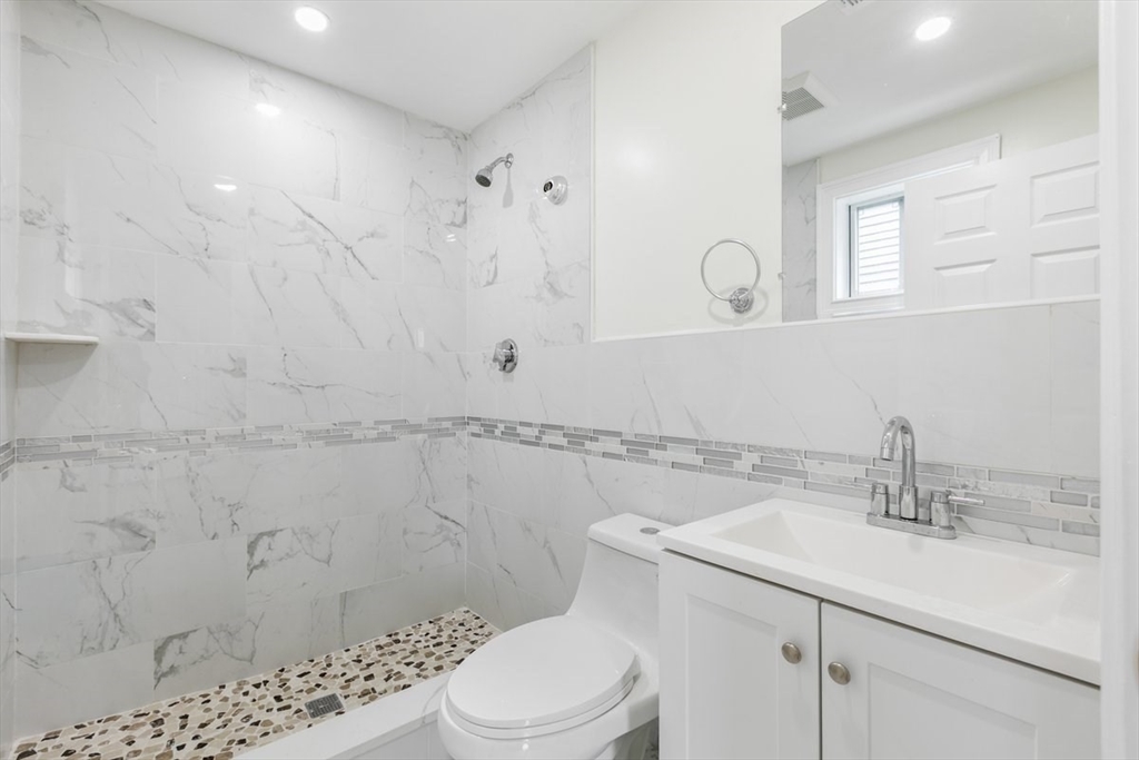 18 Baird St #2, Boston, MA Photo #16