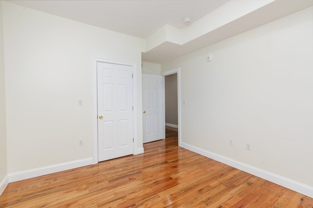 18 Baird St #2, Boston, MA Photo #10