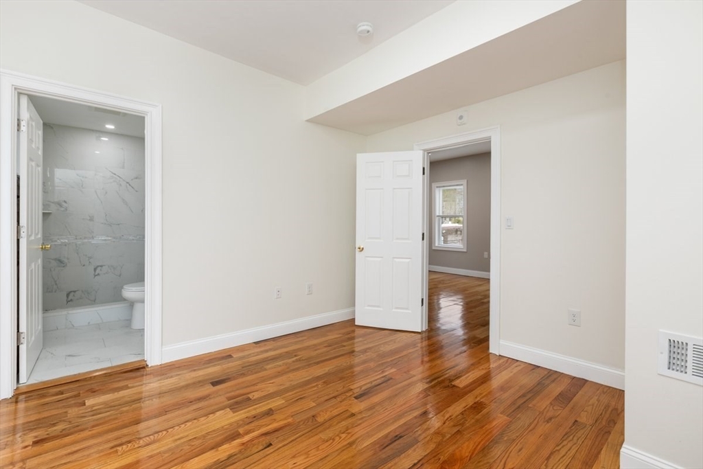 18 Baird St #2, Boston, MA Photo #12