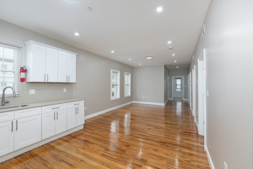18 Baird St #2, Boston, MA Photo #4