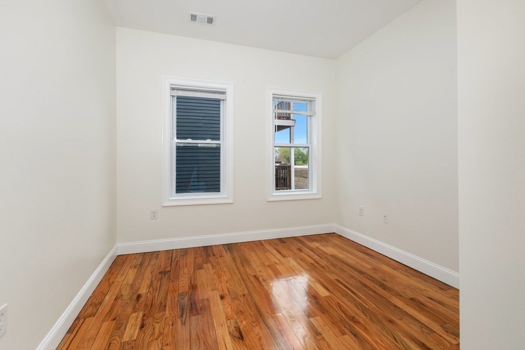 18 Baird St #2, Boston, MA Photo #7