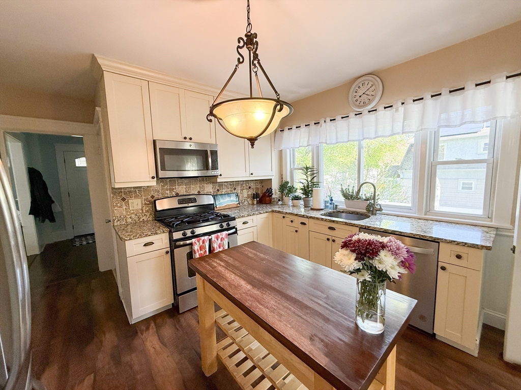 12 Lamar Ave, Worcester, MA Photo #12