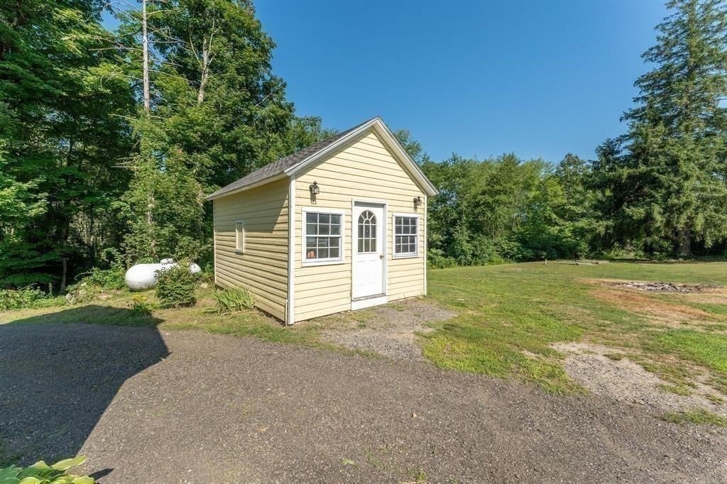 1530 Hartford Pike, Killingly, CT Photo #30