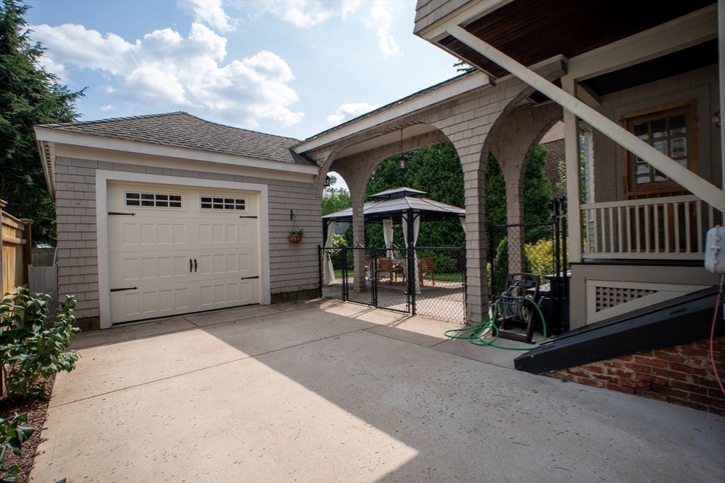 37 Pineywoods Ave, Springfield, MA, 37 Pineywoods Ave, Springfield, MA Photo #29