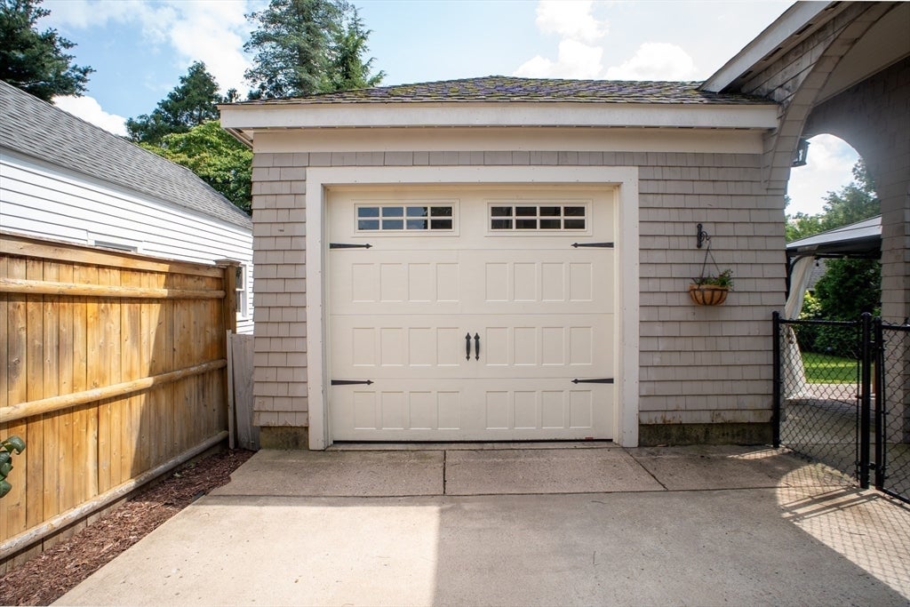 37 Pineywoods Ave, Springfield, MA, 37 Pineywoods Ave, Springfield, MA Photo #30