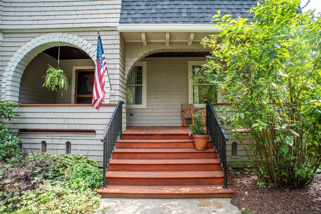 37 Pineywoods Ave, Springfield, MA, 37 Pineywoods Ave, Springfield, MA Photo #2