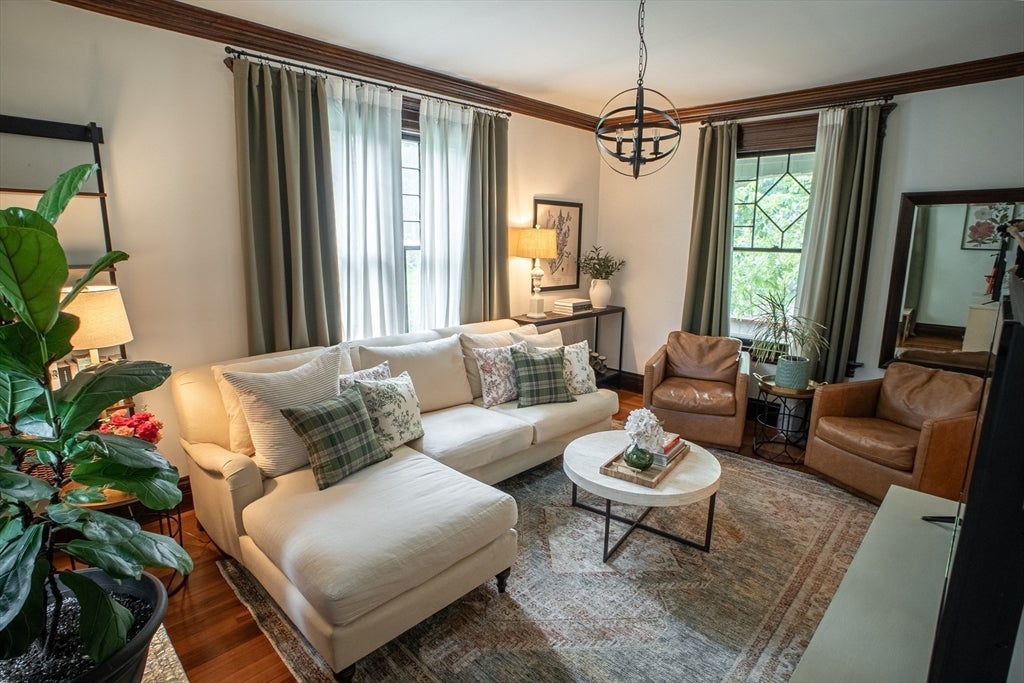 37 Pineywoods Ave, Springfield, MA, 37 Pineywoods Ave, Springfield, MA Photo #8