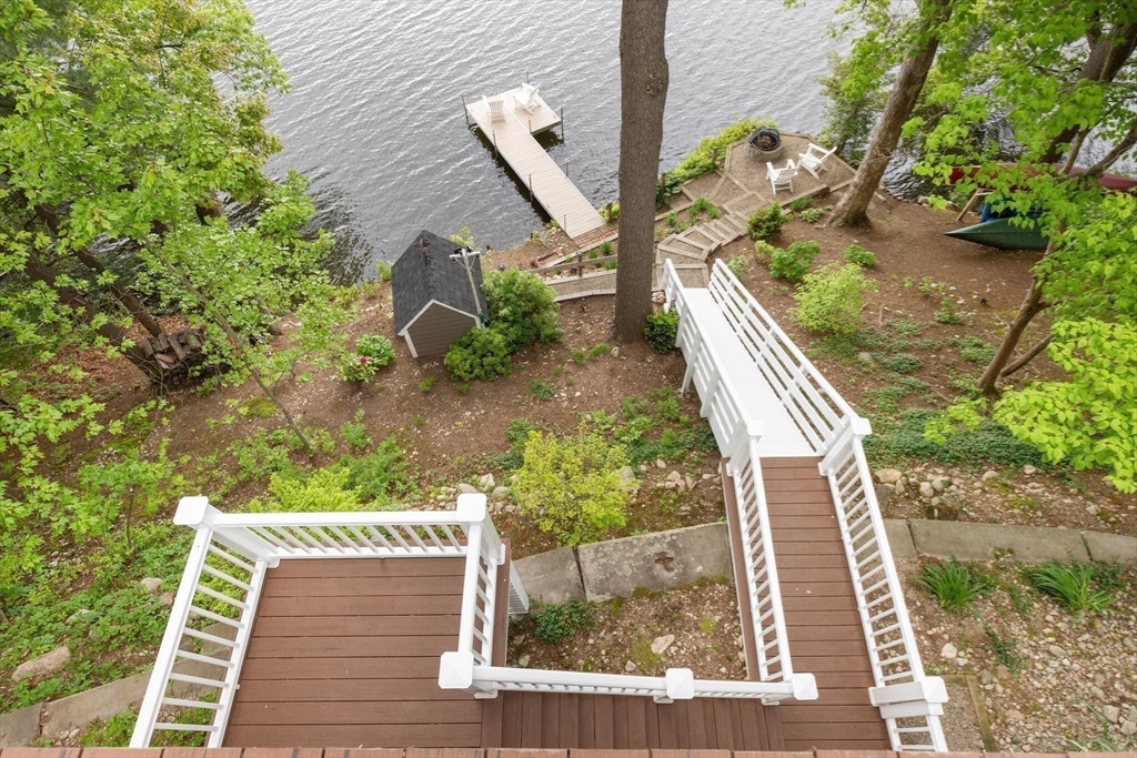 Wrentham, Massachusetts 02093, United States, 3 Bedrooms Bedrooms, ,4 BathroomsBathrooms,Residential,Pending,139138