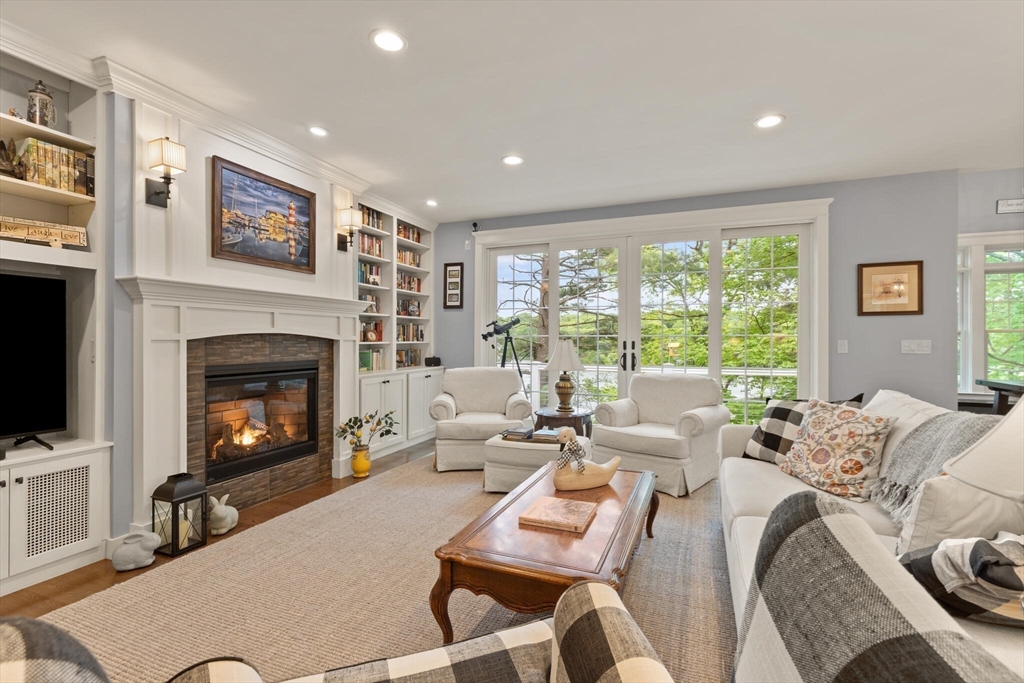 Wrentham, Massachusetts 02093, United States, 3 Bedrooms Bedrooms, ,4 BathroomsBathrooms,Residential,Pending,139138