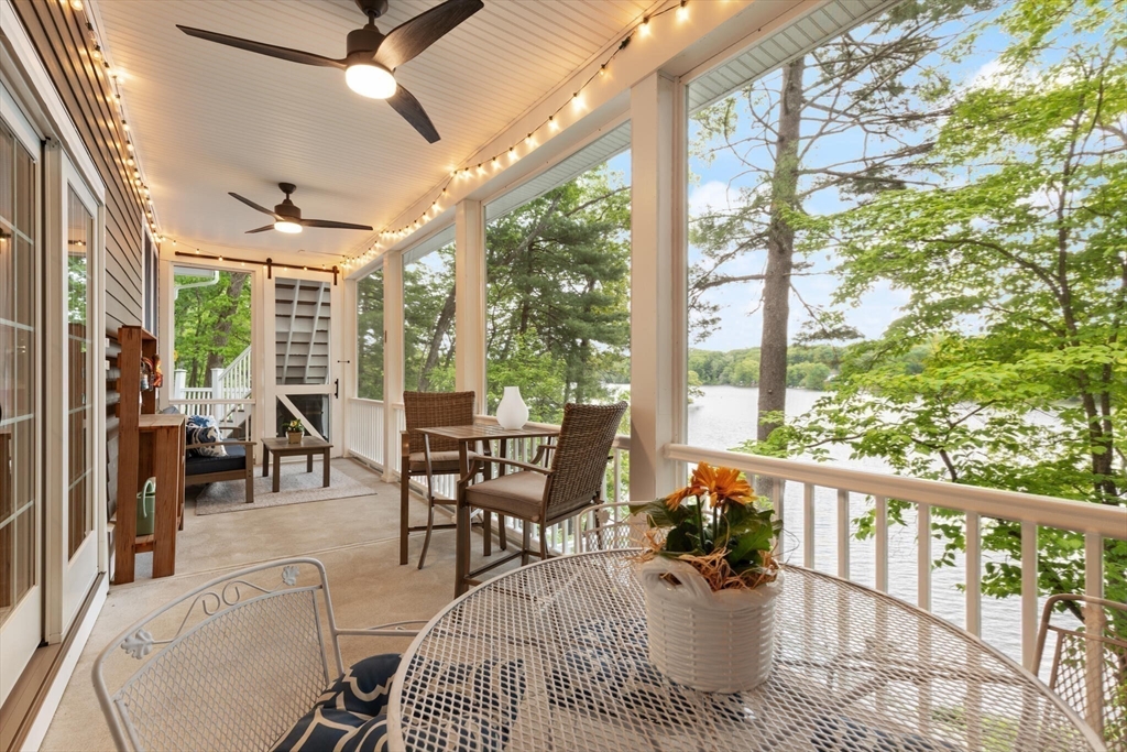 Wrentham, Massachusetts 02093, United States, 3 Bedrooms Bedrooms, ,4 BathroomsBathrooms,Residential,Pending,139138