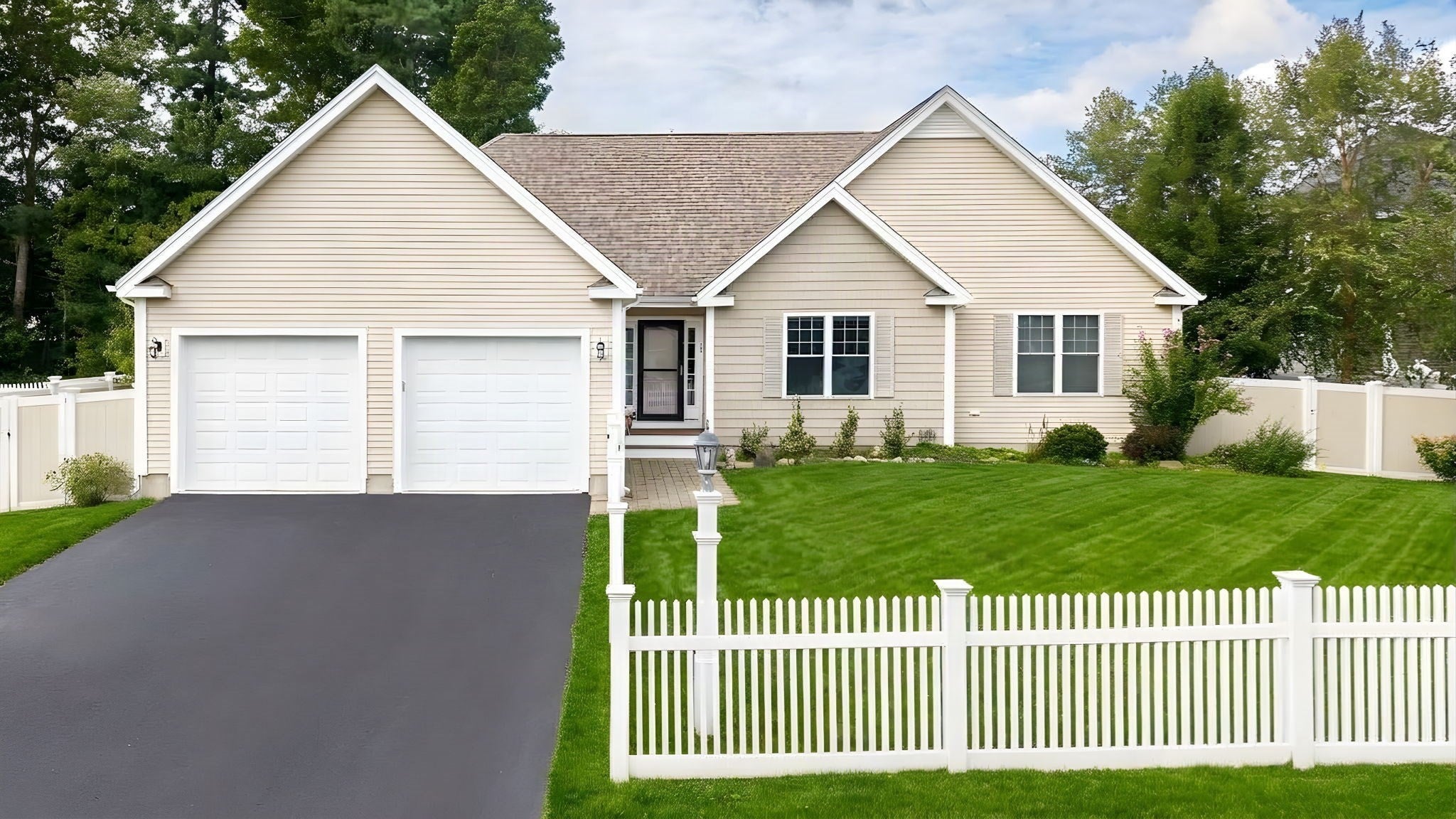 Photo of 12 Waterford Circle, Dighton, MA