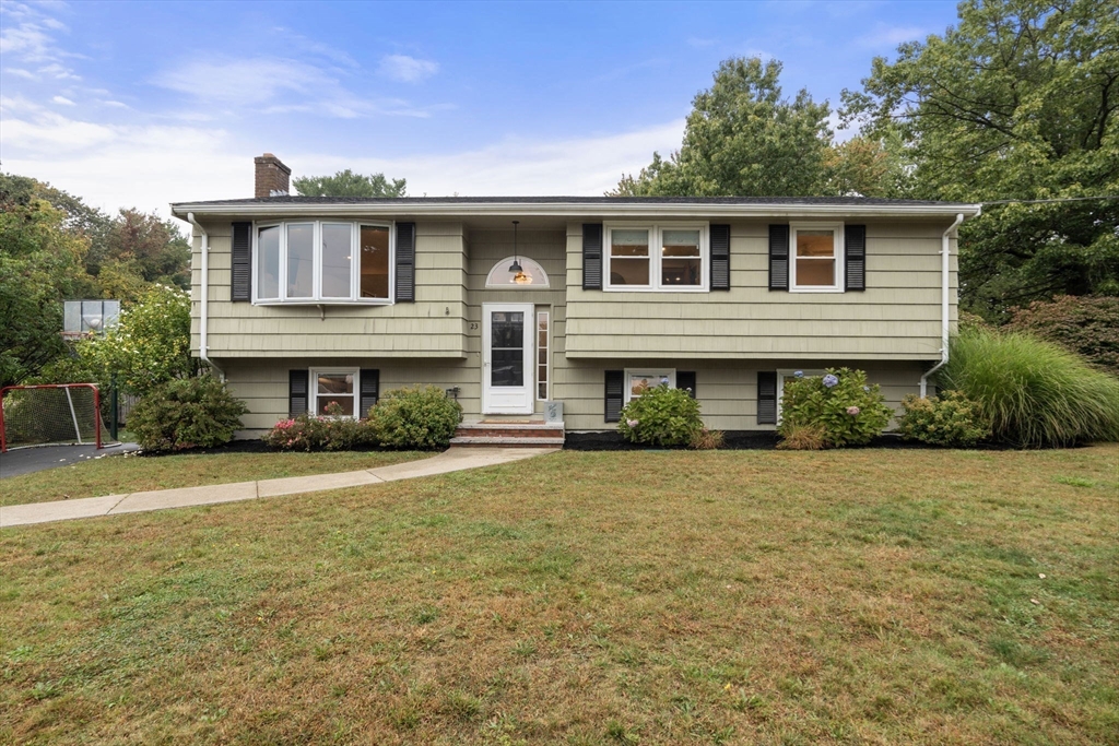 23 Loganberry Dr