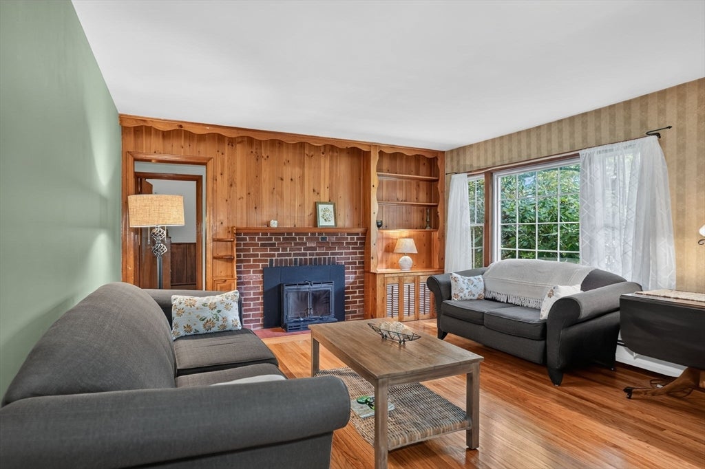141 Holliston St, Medway, MA Photo #11