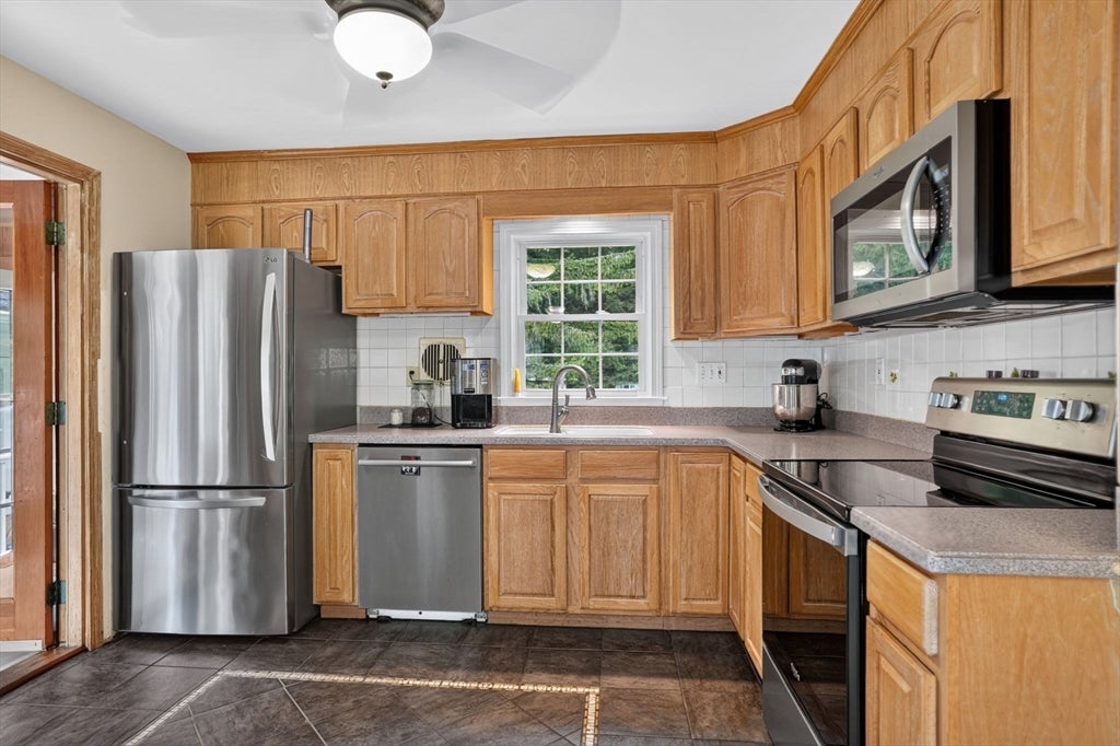 141 Holliston St, Medway, MA Photo #6