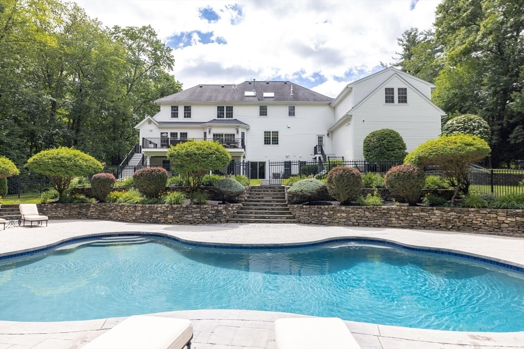 2 Eden Cir