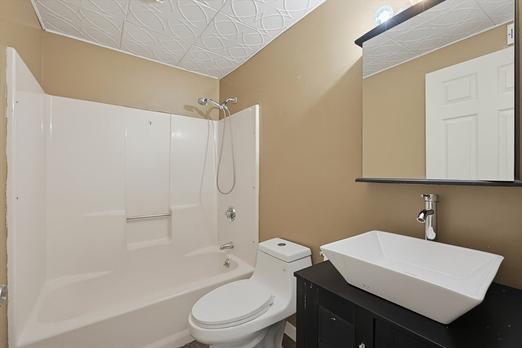 5455 N Main St #11A, Fall River, MA, 5455 N Main St #11A, Fall River, MA Photo #8