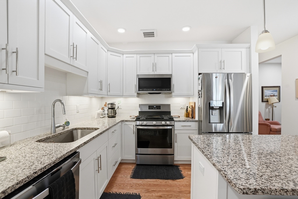 45 Plaza Way 208