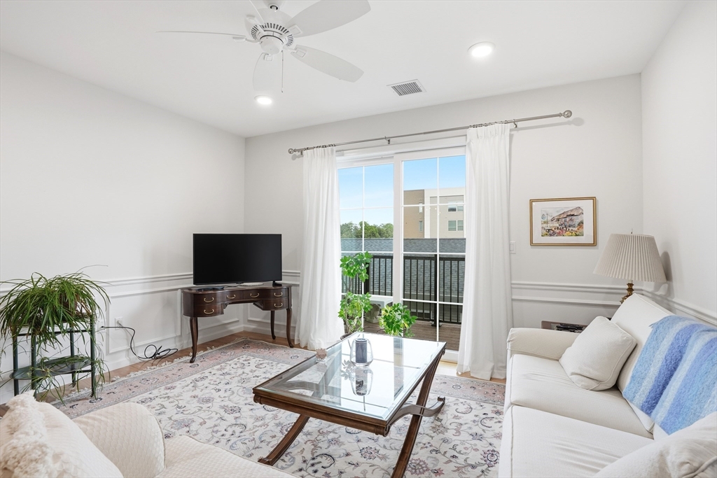 45 Plaza Way 208
