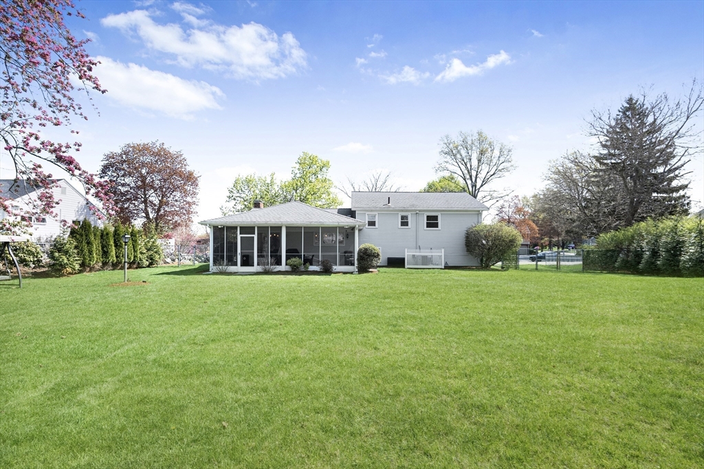 26 Ridge St