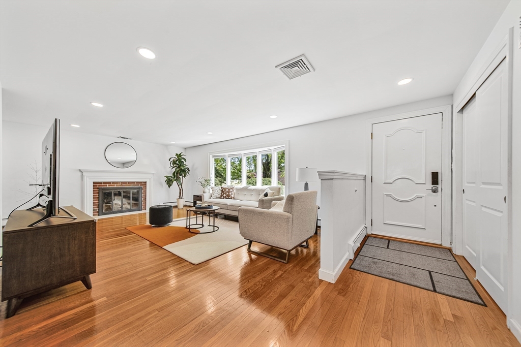 26 Ridge St