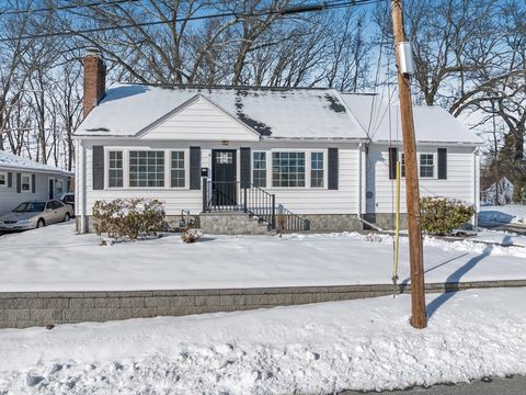 Photo of 4 Hancock St, Shrewsbury, MA 01545 (MLS # 73473316)